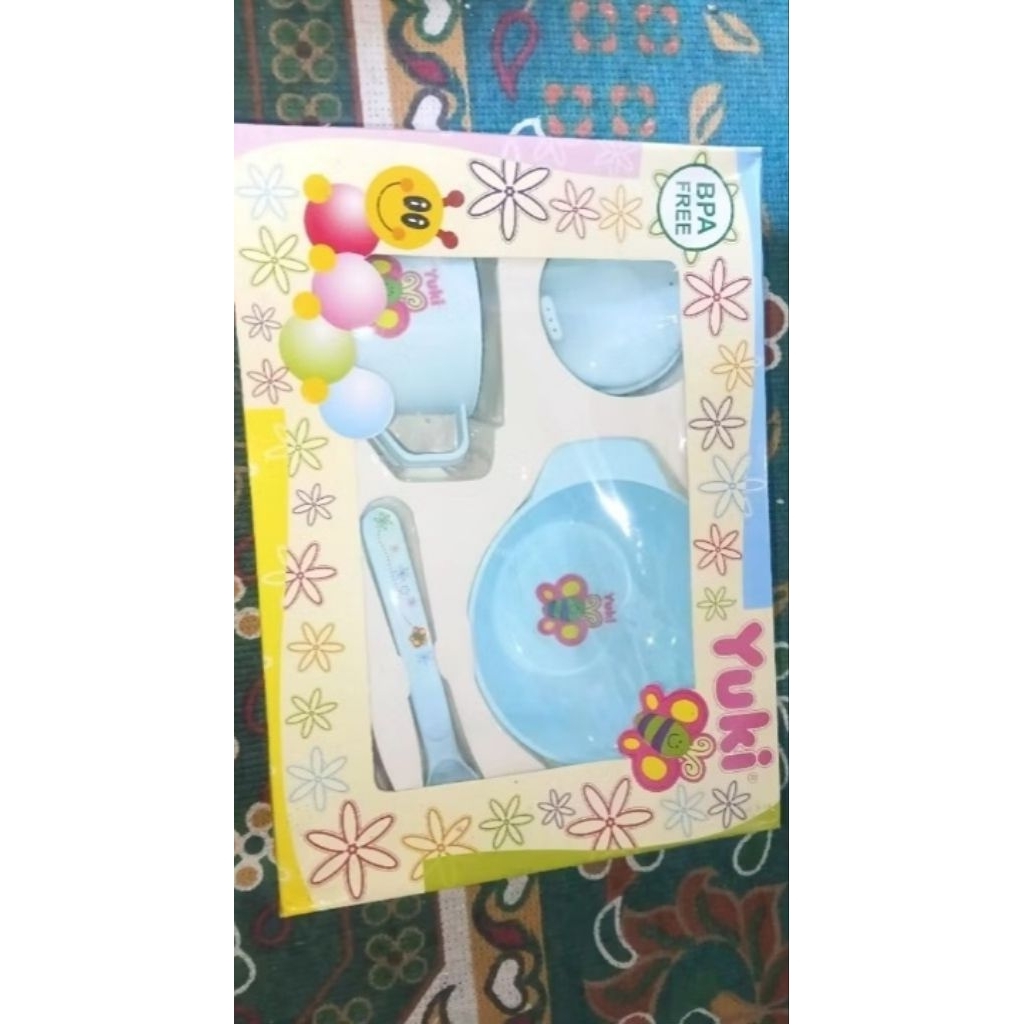 PRELOVED SET MAKAN BAYI YUKI KECIL (NEW)