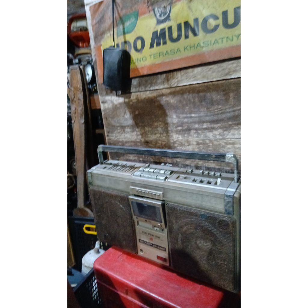 Radio sharp 255rb jadul antik kuno lawas vintage display anggap mati