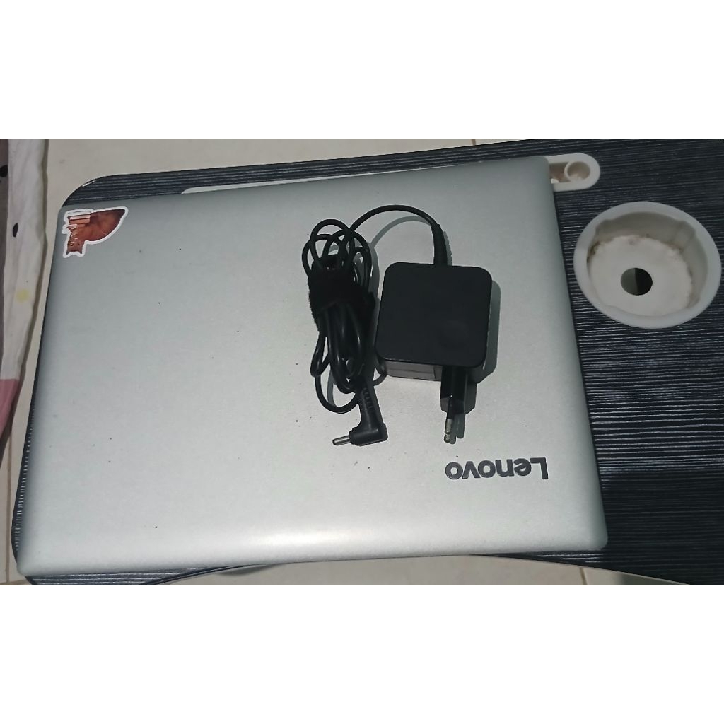 Lenovo Ideapad 330 - second