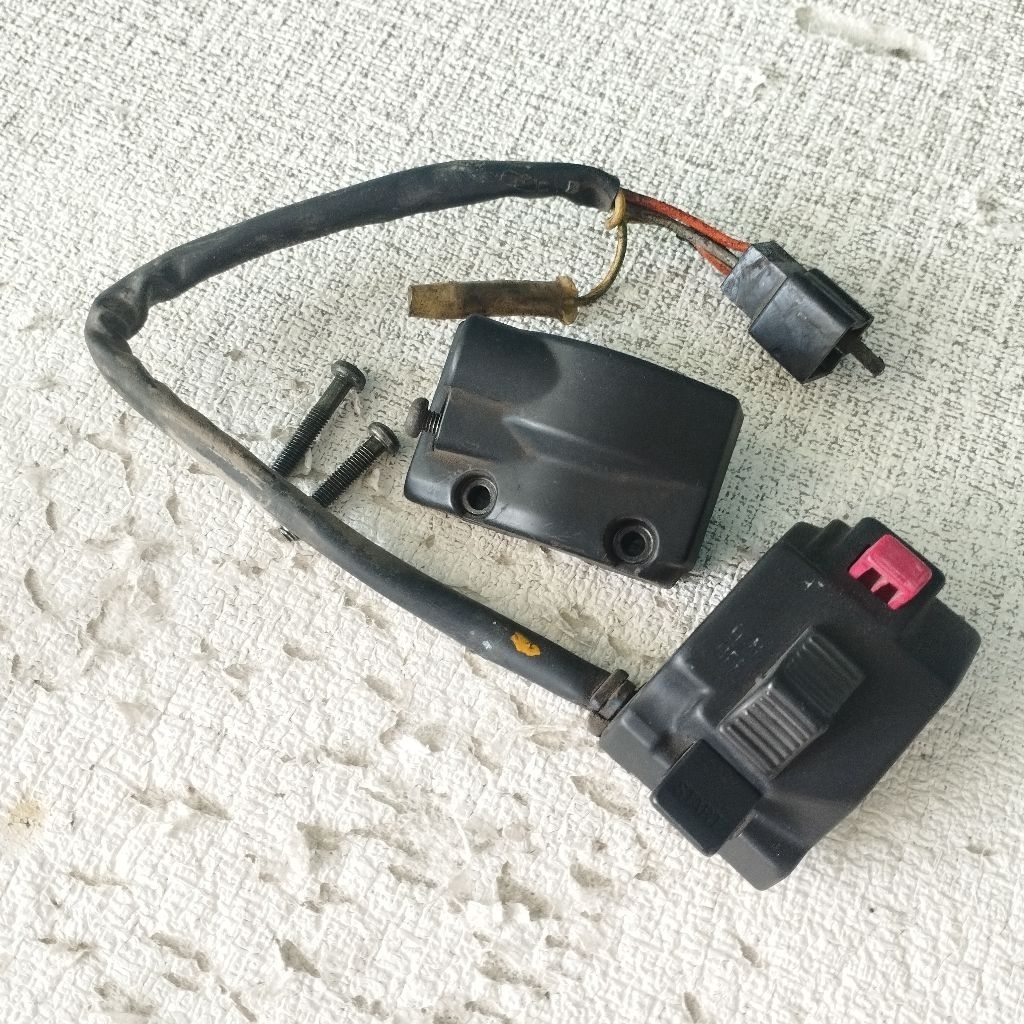 HOLDER KANAN SATRIA 2TAK 5SPEED