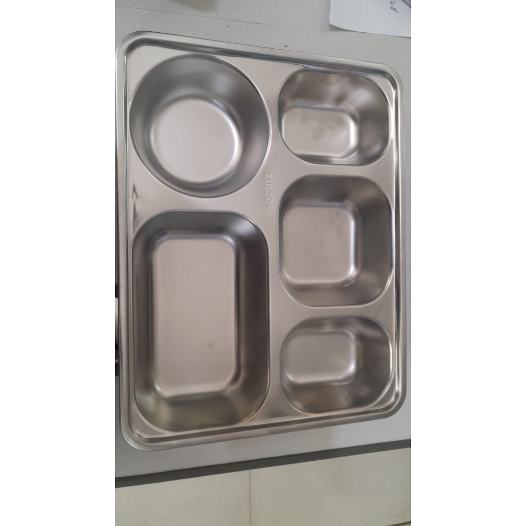 Tempat makan MBG (Ompreng )