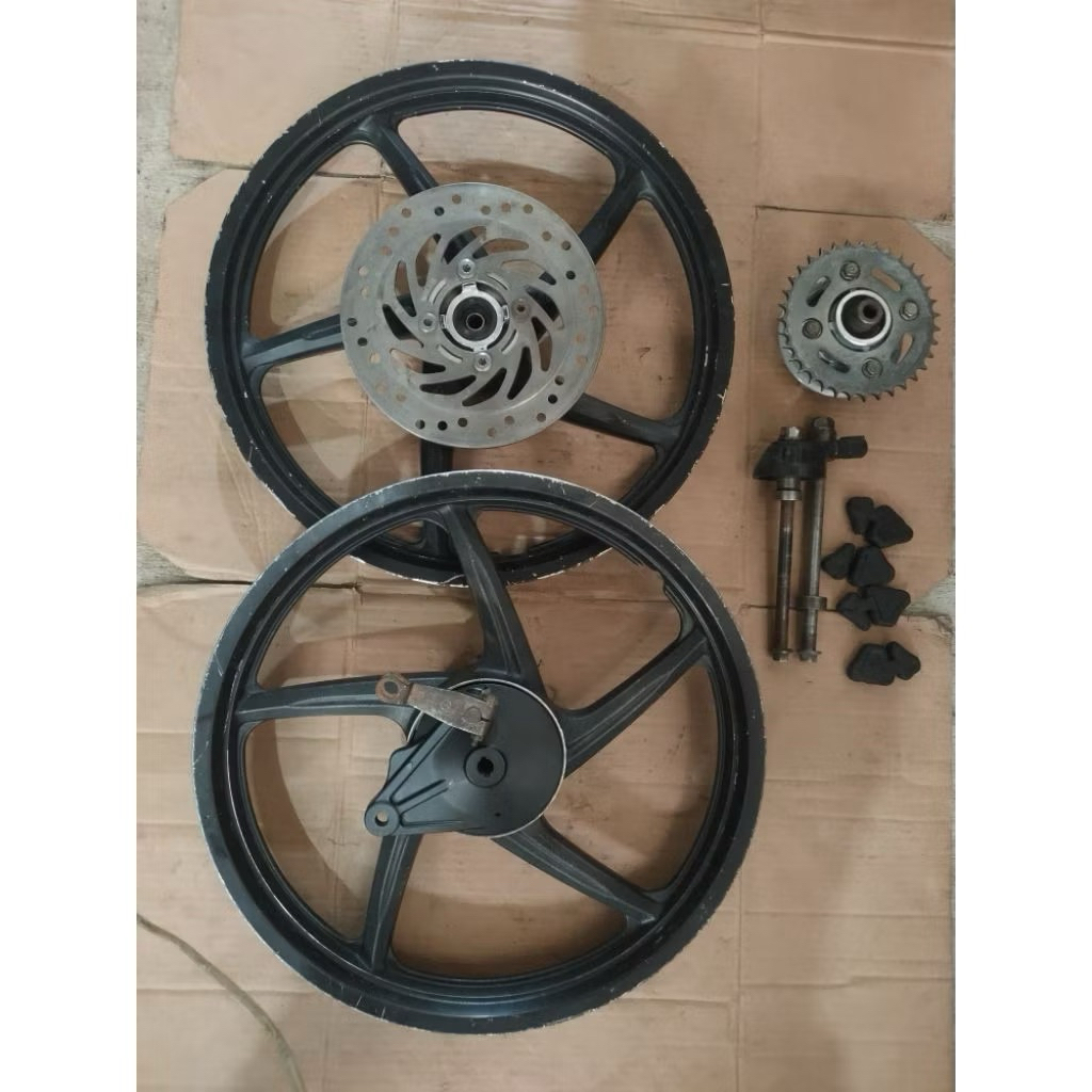 VELG RACING BEKAS MOTOR REVO ABSOLUTE ASLI AHM ORIGINAL.