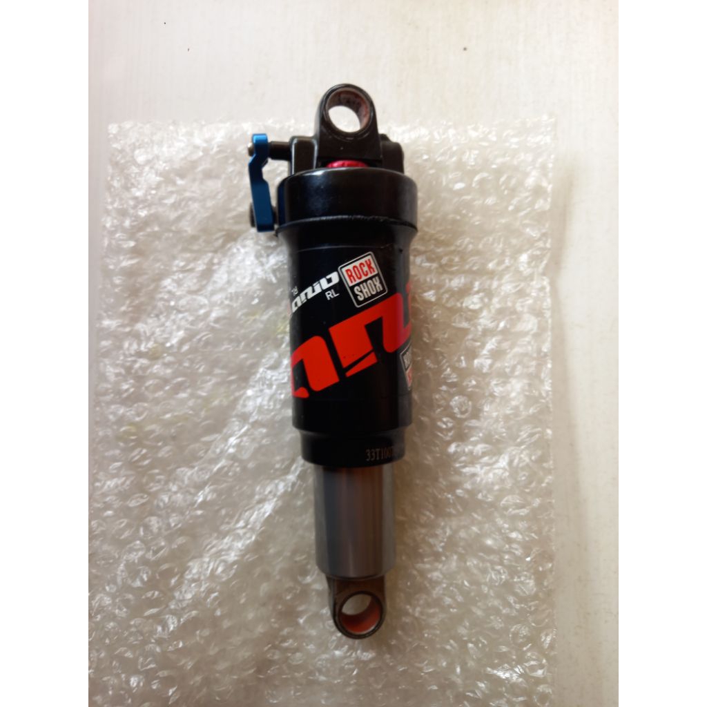 Rearshock Rockshox Ario air 165mm second. rearshok second berkualitas, rearshock ringan.