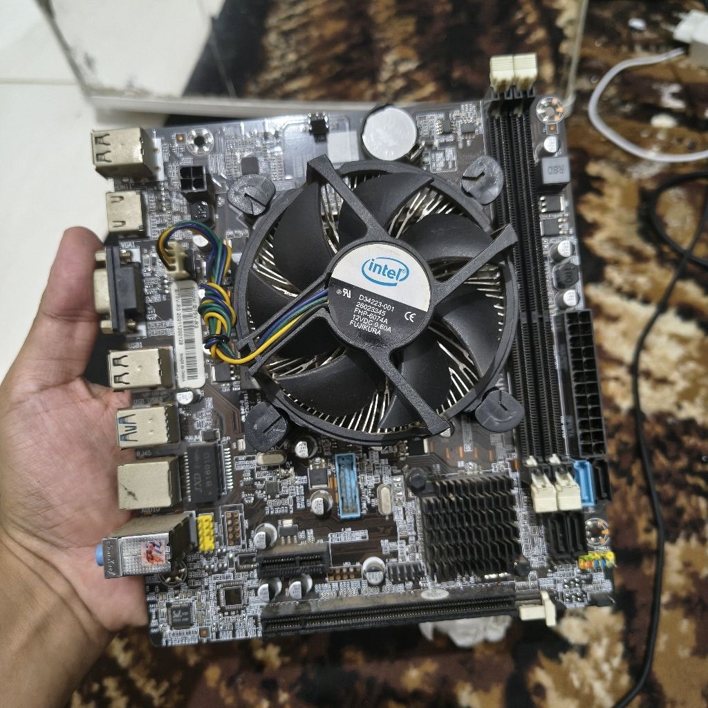 Paket Motherboard Processor, Varro H61 + Intel Core i3 3240 Normal