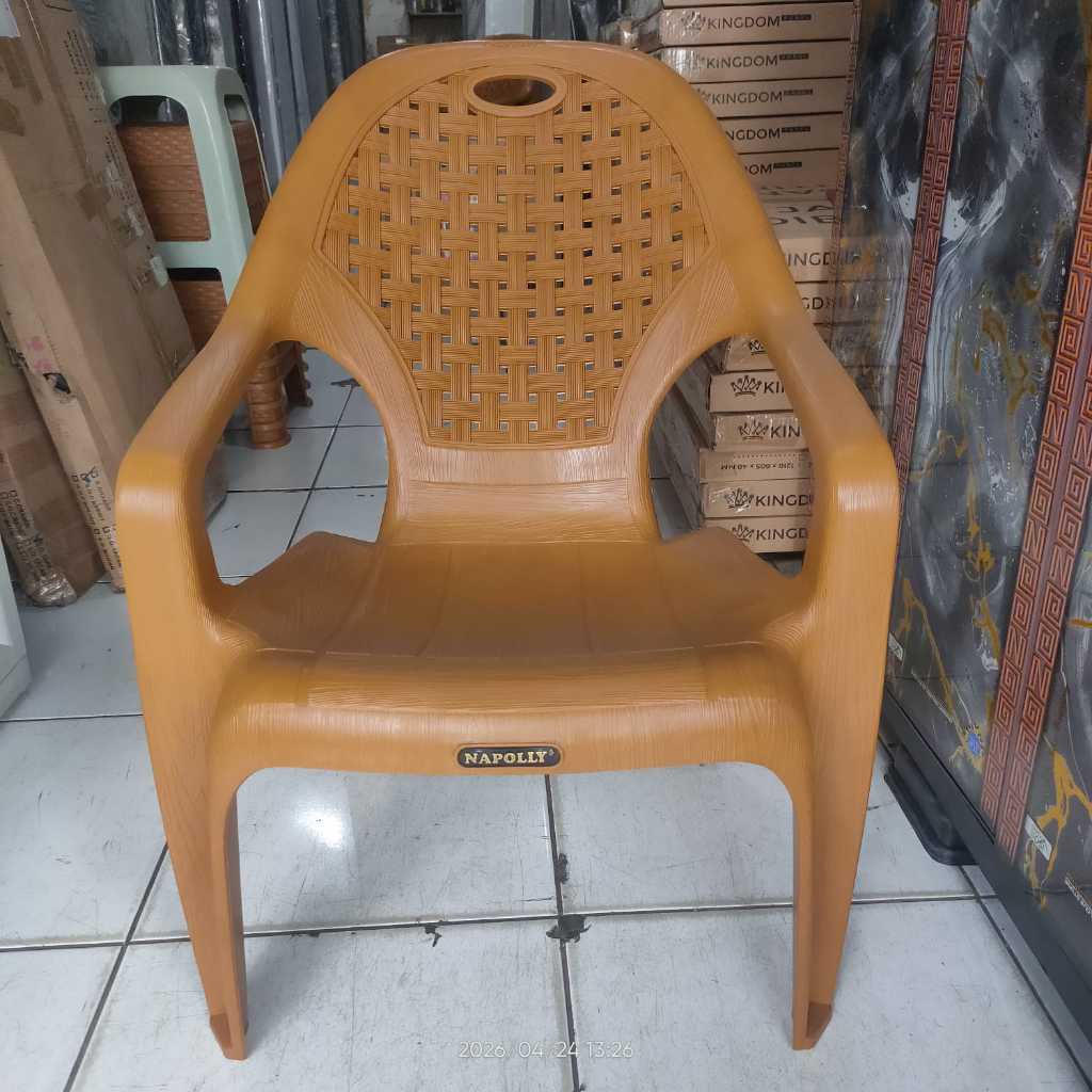 Kursi Santai Plastik Napolly