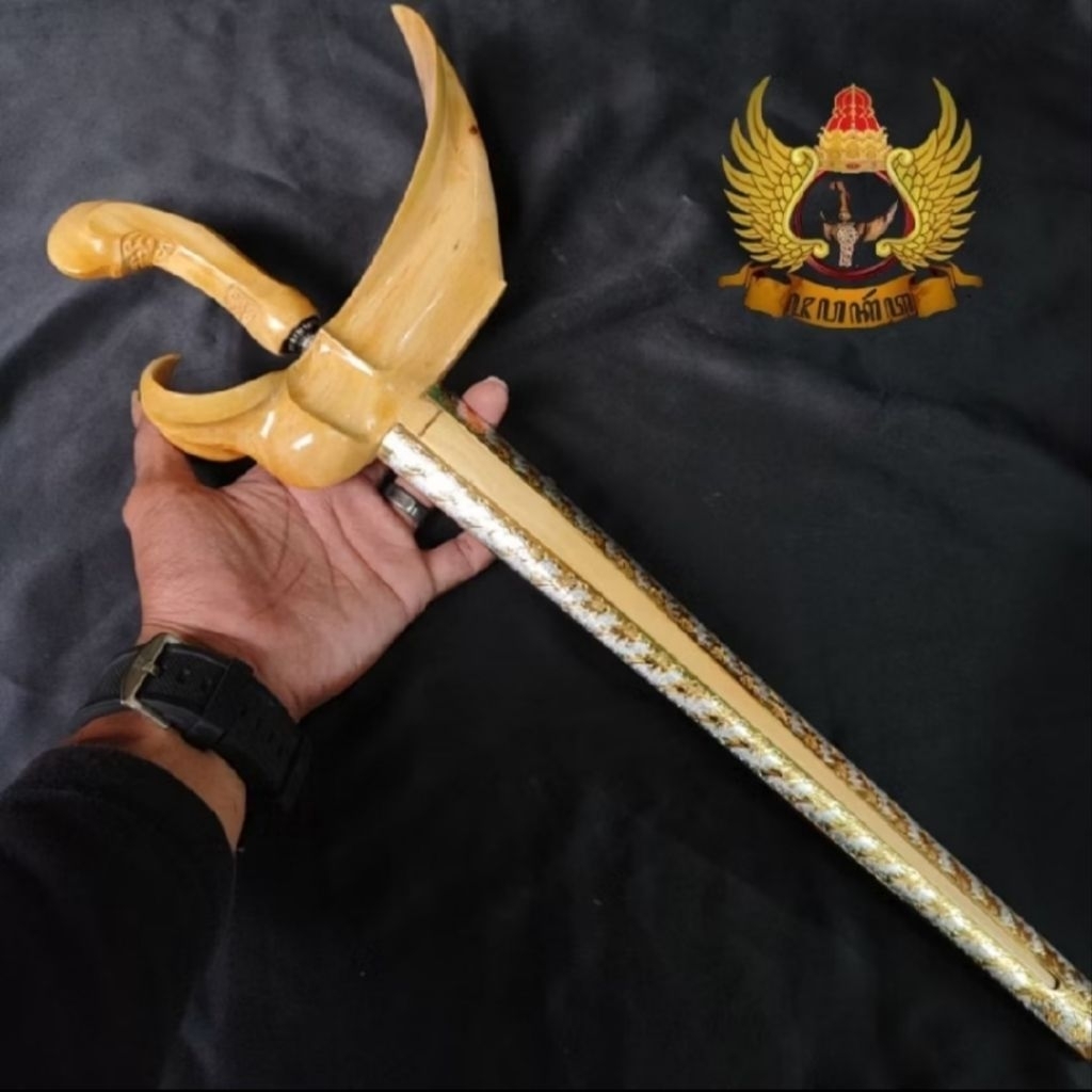 Warangka Model Ladrang Surakarta Bahan Kayu Cendana Garap Alusan