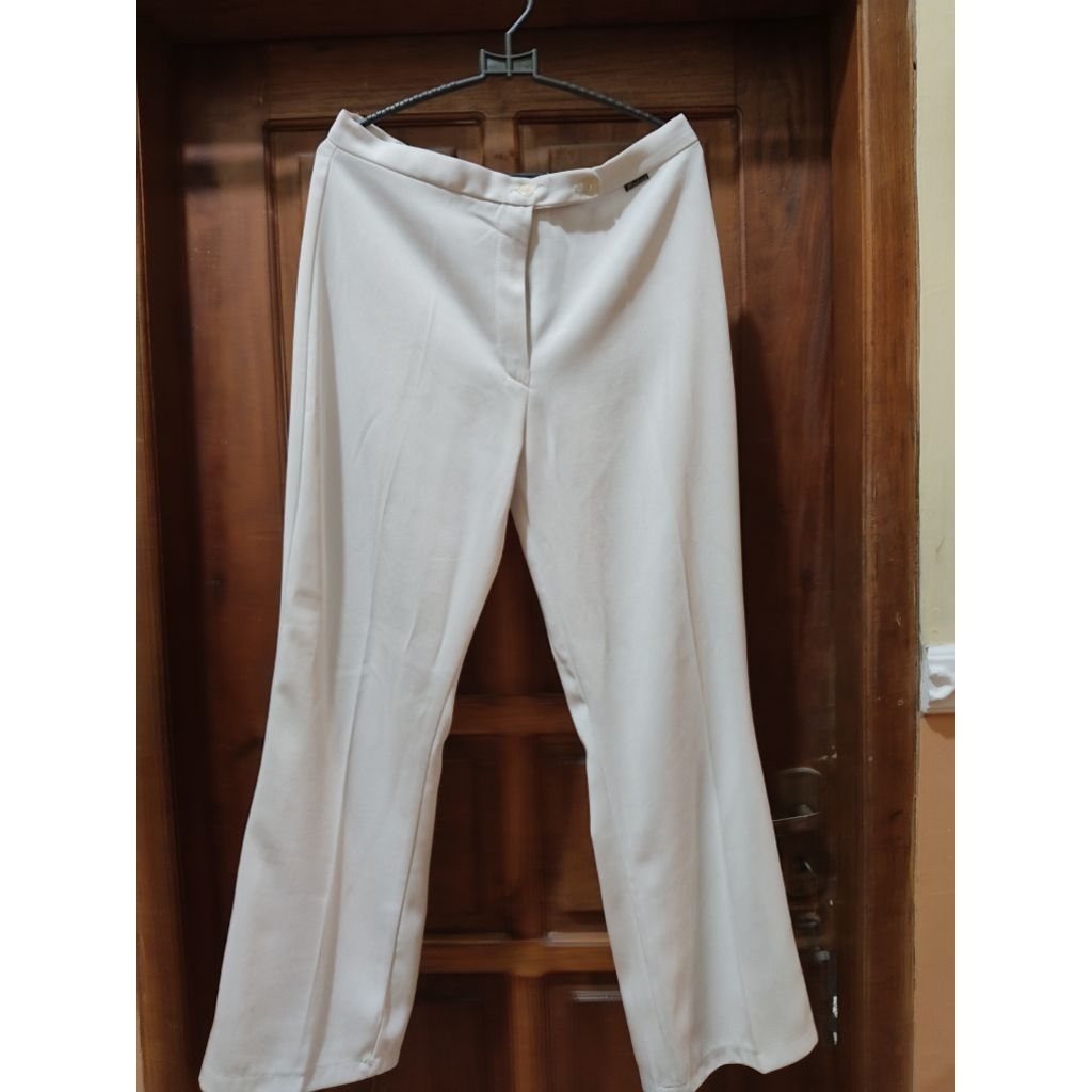 PRELOVED Celana Panjang Kain Wanita Celana Kerja Putih Coksu