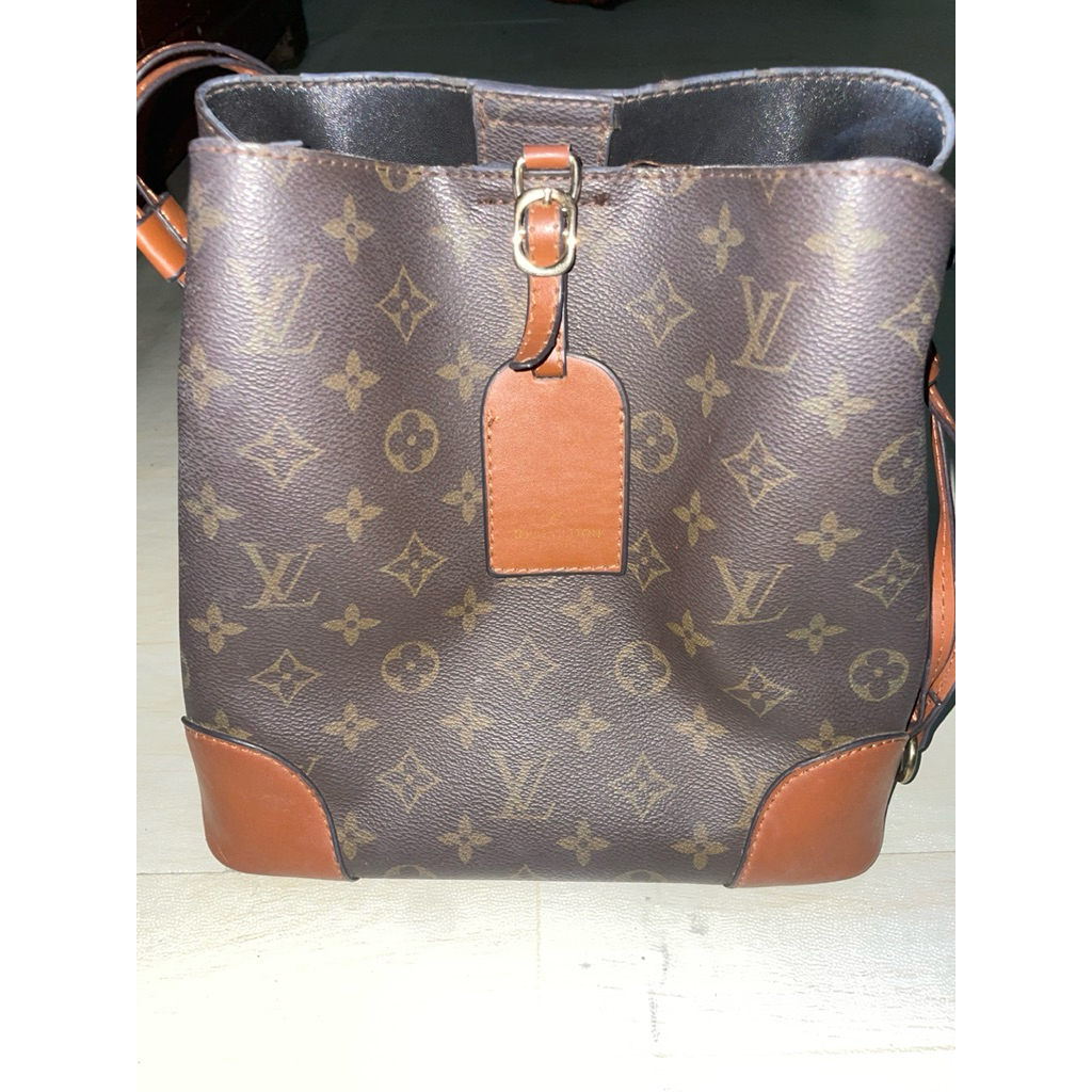 preloved tas Lv tali panjang dan pendek ( bisa nego )