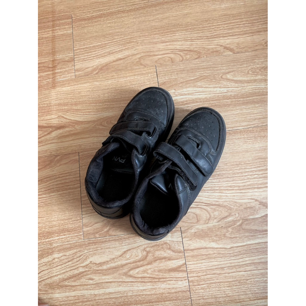 sepatu pvn