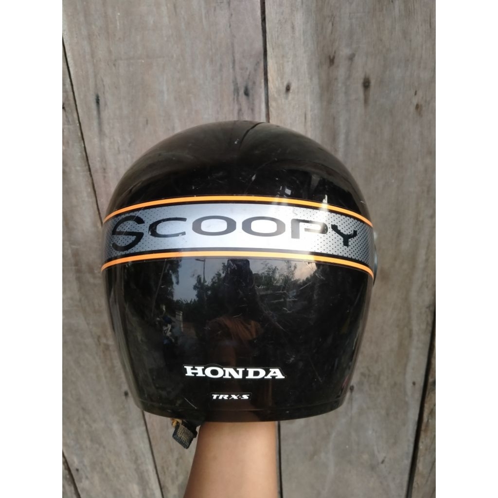 helm Scoopy bekas