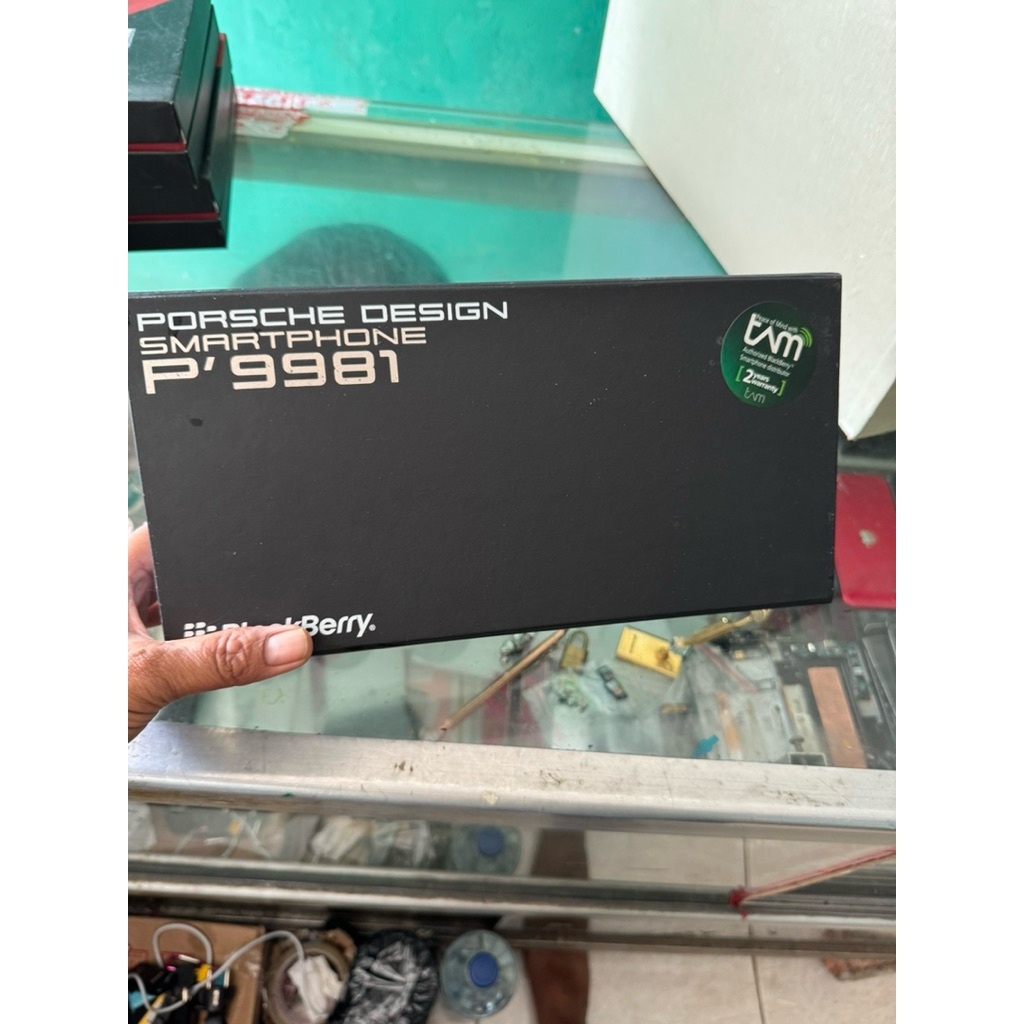 DUS BOX KOTAK BLACKBERRY PORSCHE DESIGN ORIGINAL COPOTAN