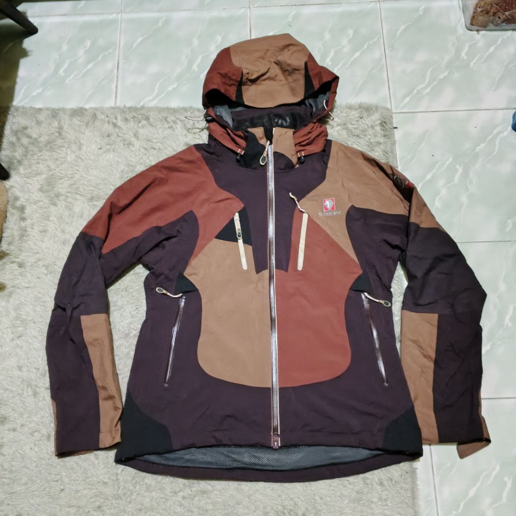 jaket goretex Black Yak size M LD 110 P 65 waterproof gorpcore