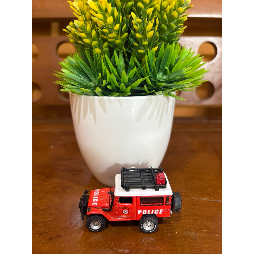 Johnny Lightning TLC Red Swamp Police
