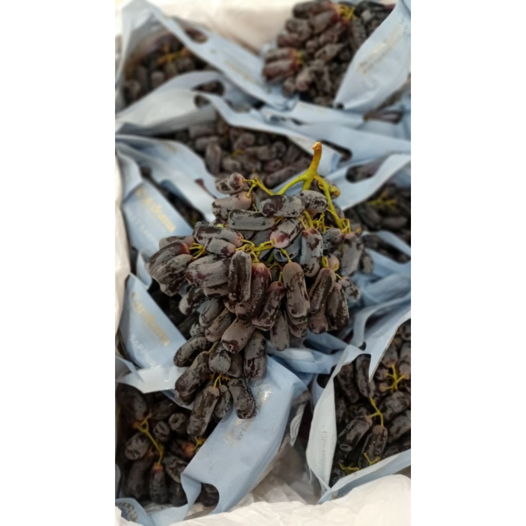BuahAnggur Jari Hitam Maniss tanpa biji 1kg