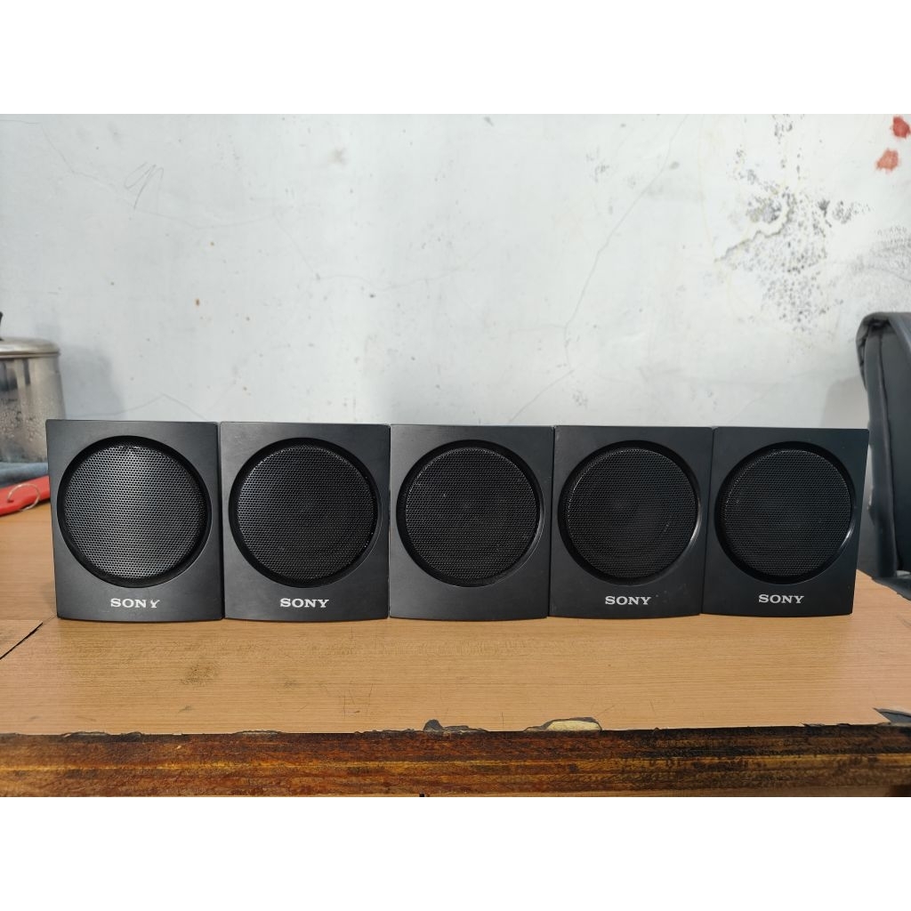 speaker vocal sony DAV TZ130