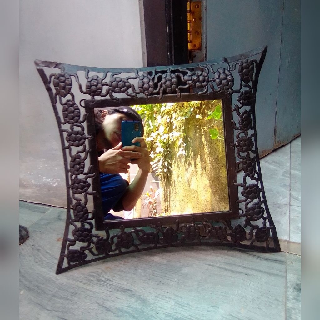 Kaca Cermin Dinding Hias Besi Antik Preloved