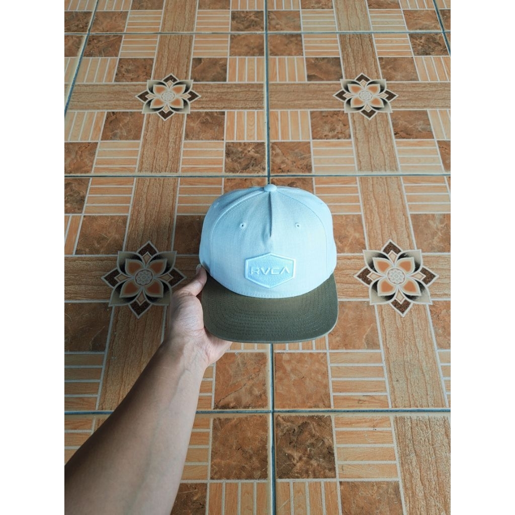 TOPI RVCA