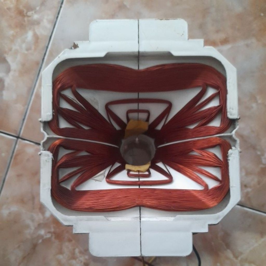 Defleksi tv tabung polytron 32 slim PN 52UP123M