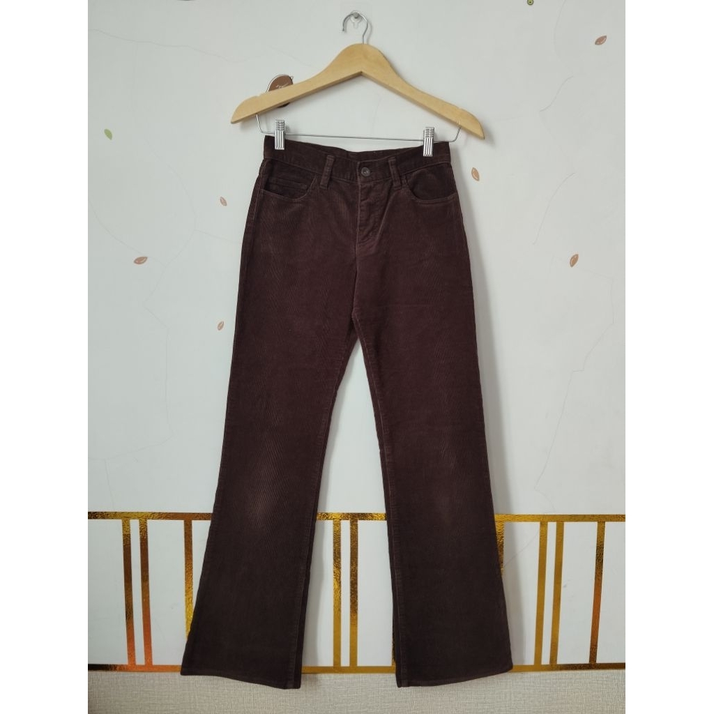 celana wanita uniqlo cutbray / flare corduroy preloved