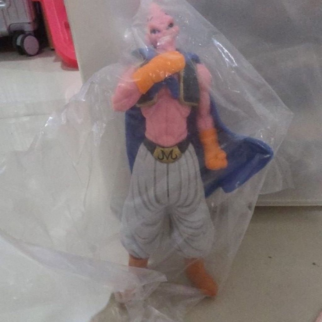 action figure majin buu 1