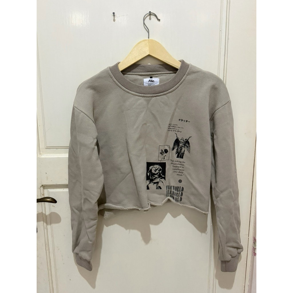 [PRELOVED] FLIC CROP CREWNECK SIZE L