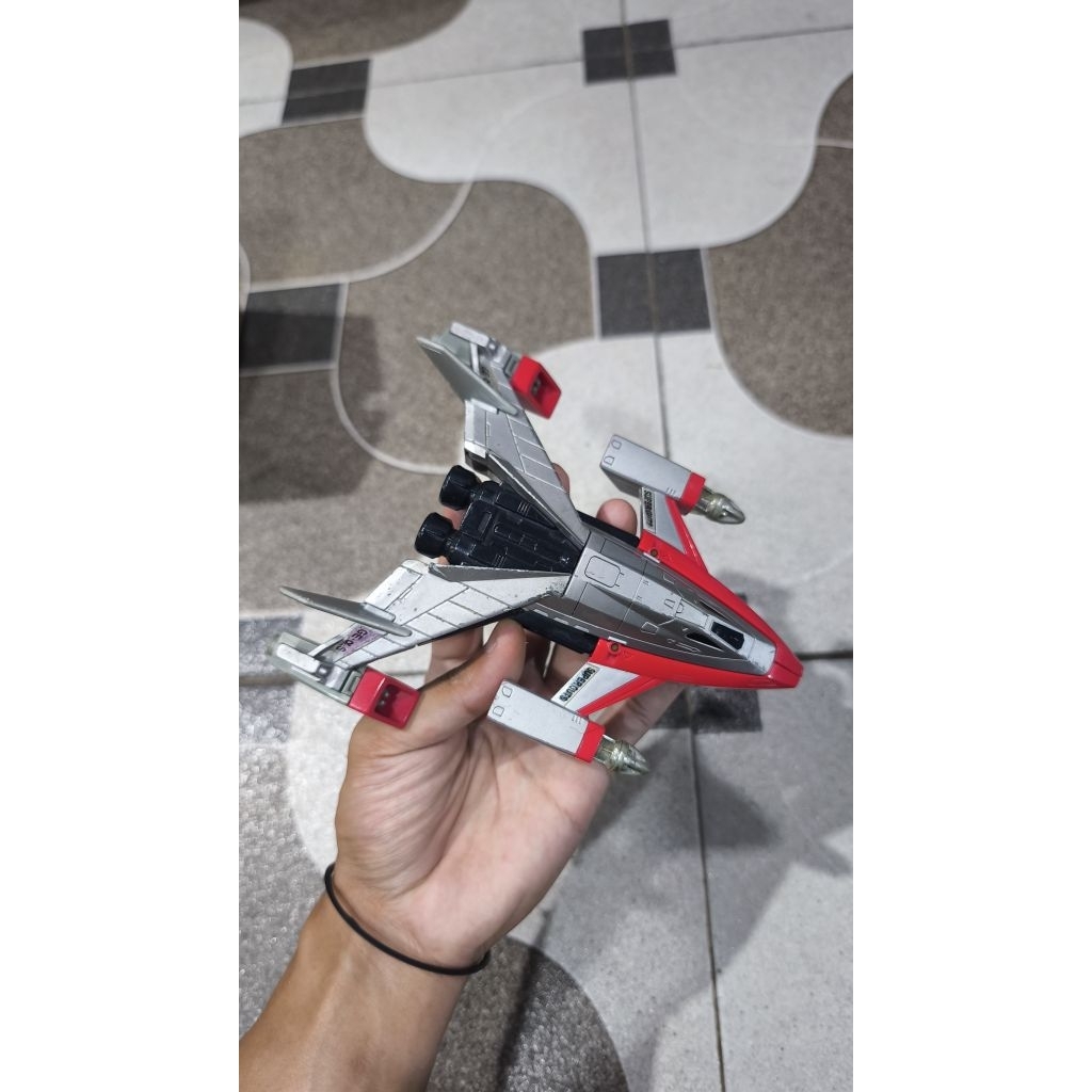 DX PESAWAT ULTRAMAN SUPER GUTS EAGLE ALFA SUPERIOR BANDAI