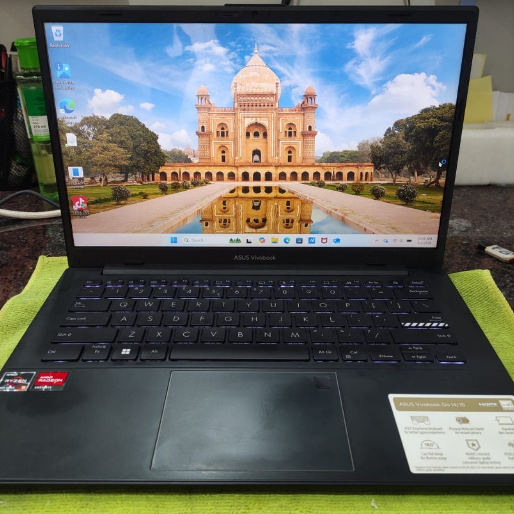 Laptop Asus vivonook E1404FA