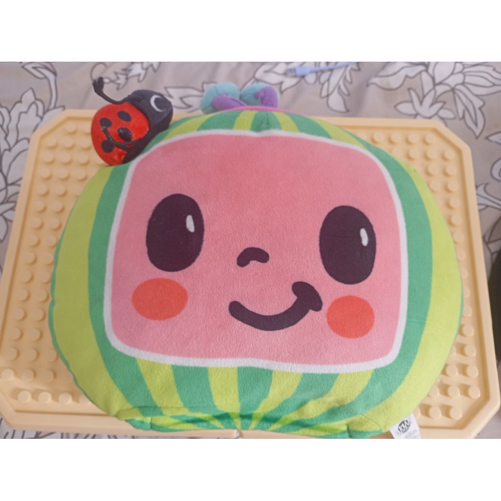 boneka cocomelon musik