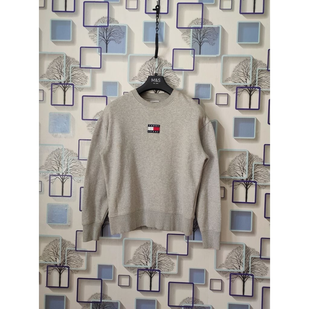 crewneck Tommy jeans logo center bahan baby Terry