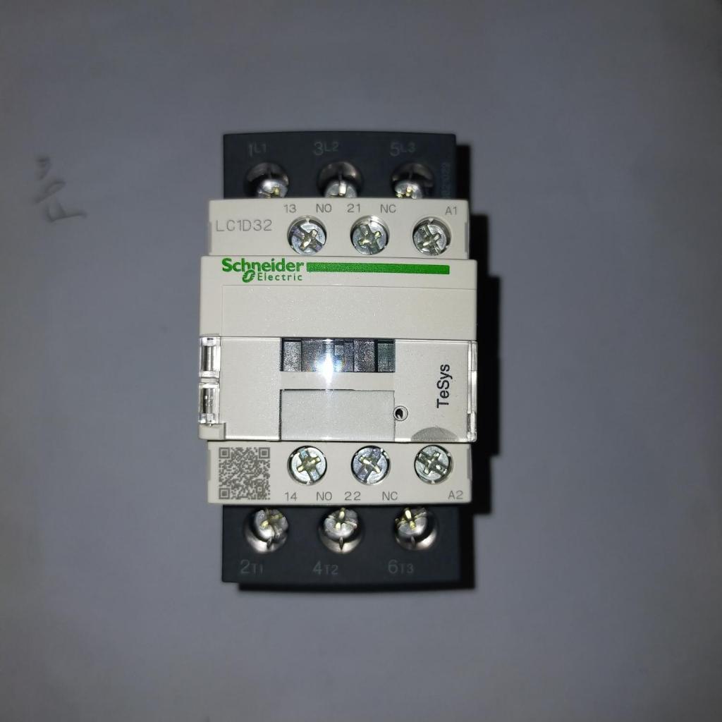 Kontaktor Scheineder LC1D32 50A ORIGINAL / Kontaktor LC1D32 50A 3P ORI
