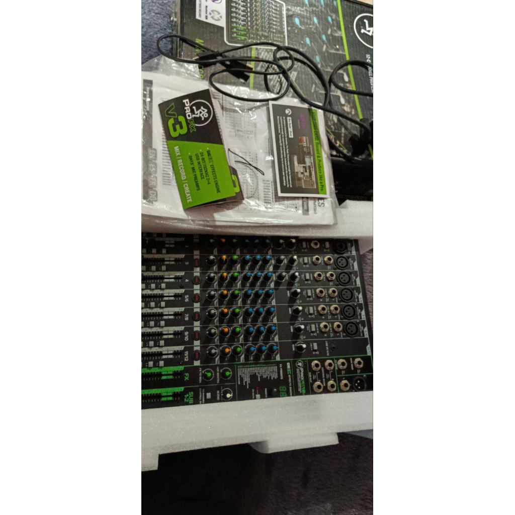 Mixer Mackie ProFx12V3