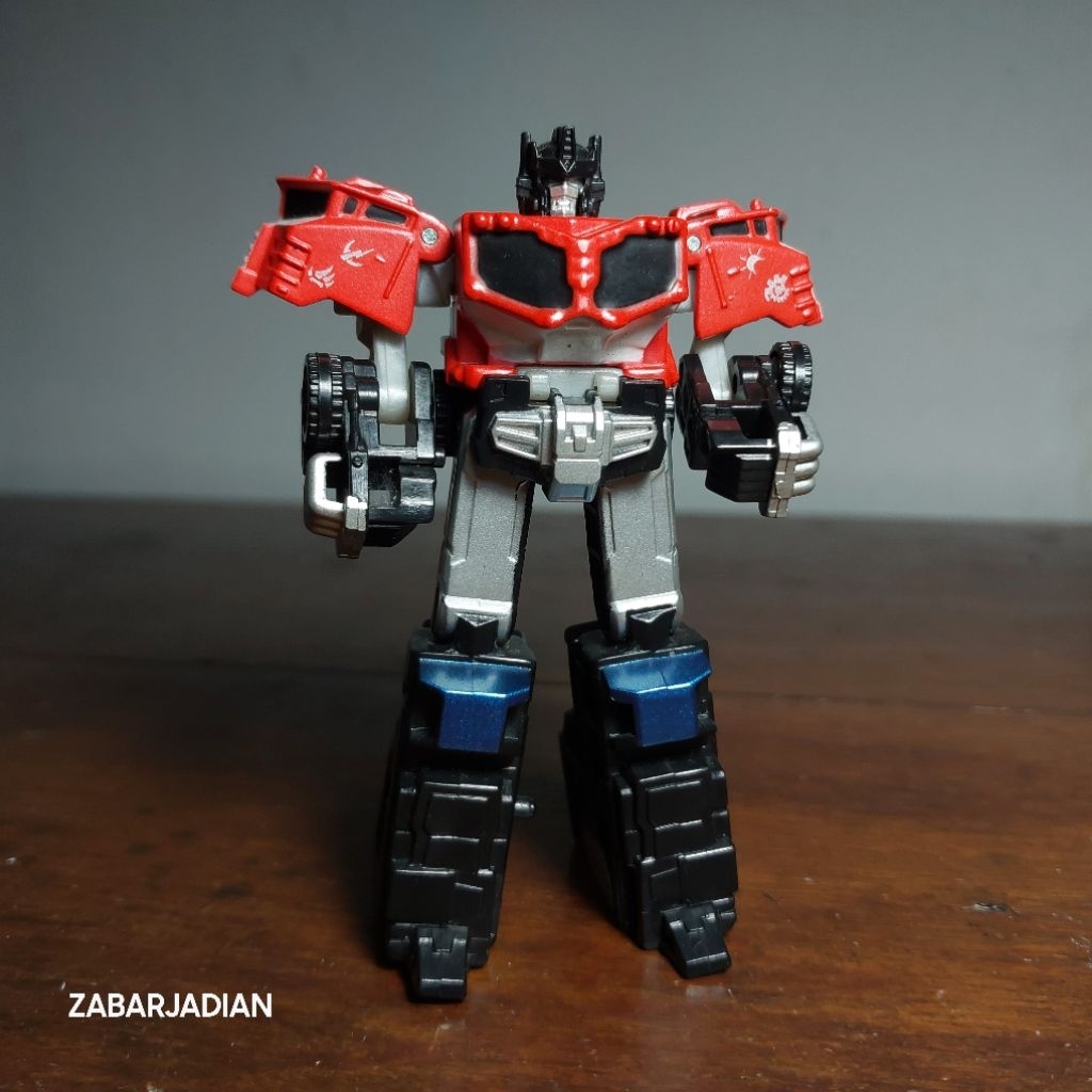 Transformers Cybertron Galaxy force Optimus prime Legend class