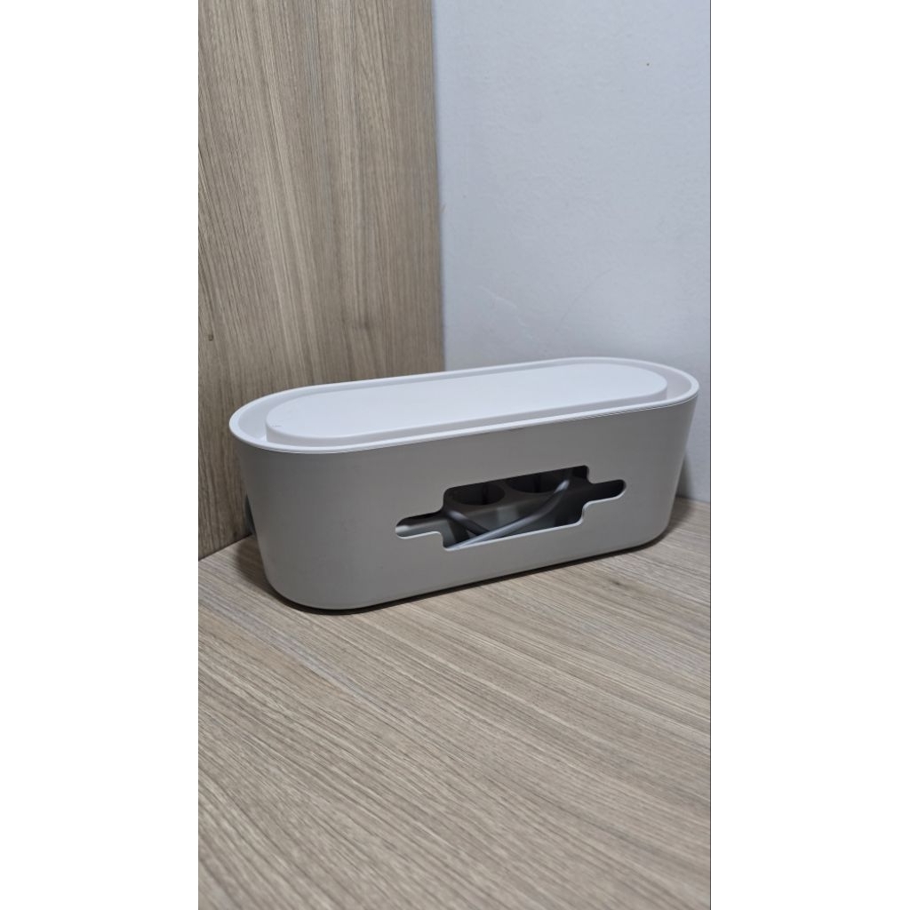 Cable management box (Preloved Like NEW)  / kotak organizer kabel / Kotak organizer kabel charger wi