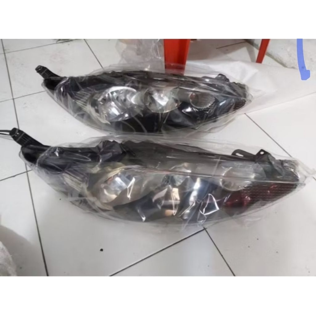 Lampu depan headlamp ford fiesta 2010 2011 2013 2013 original -kiri