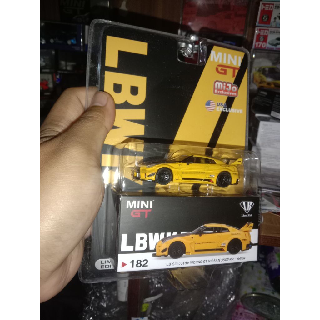 MINI GT #182 NISSAN GT-RR R35 YELLOW