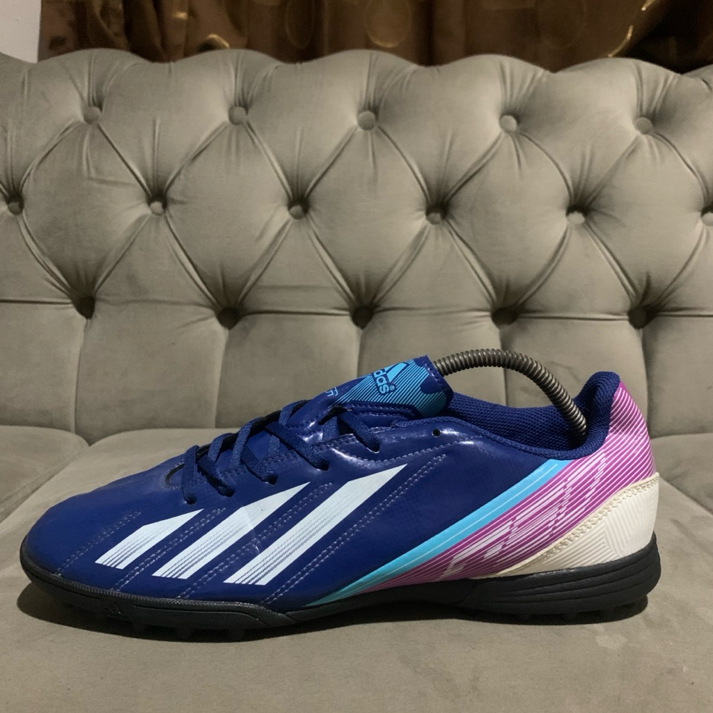 Sepatu Adidas F5 TRX TF Second Size 44