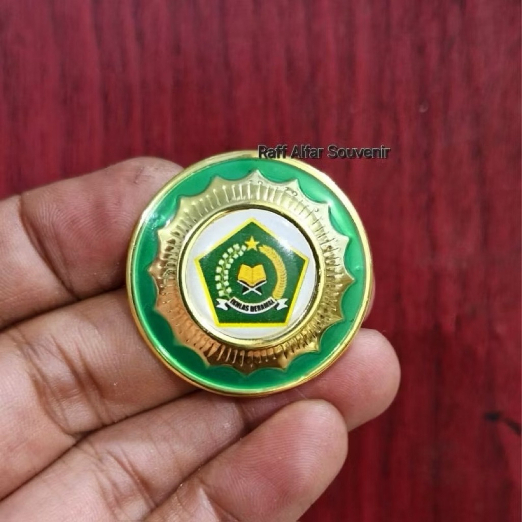 Pin Bros KEMENAG RI Pin Kembang Tumpuk Warna hijau Logo KEMENAG RI Kuningan Peniti/Magnet