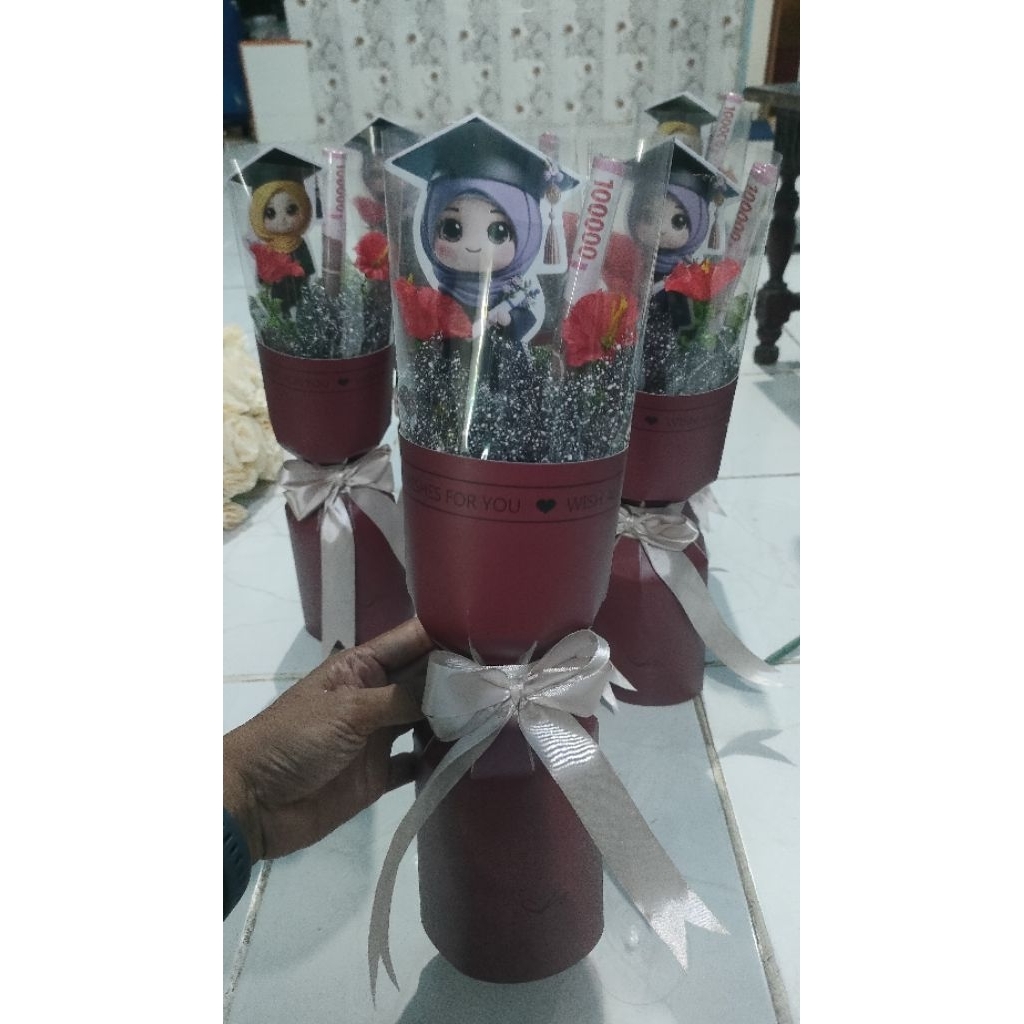 (khusus instant) Buket tabung wisuda hijab maroon