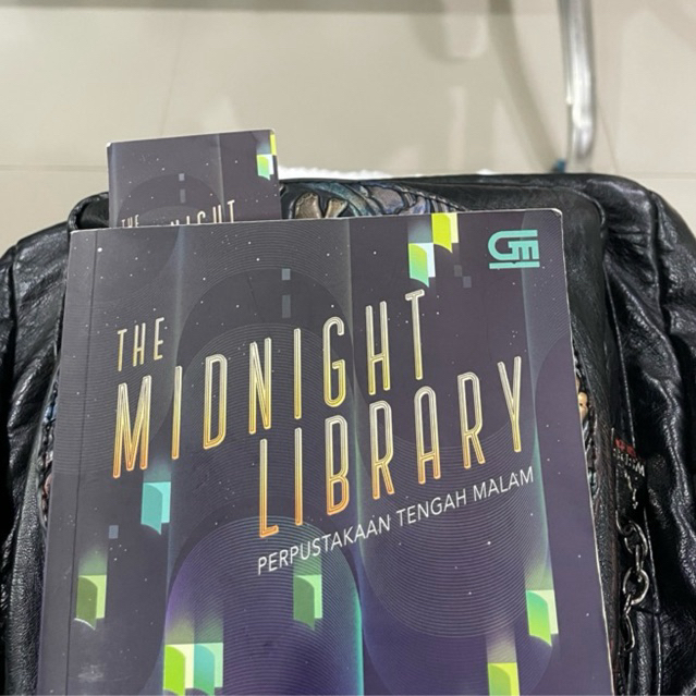 Preloved novel buku The Midnight Library/Perpustakaan Tengah Malam - Matt Haig
