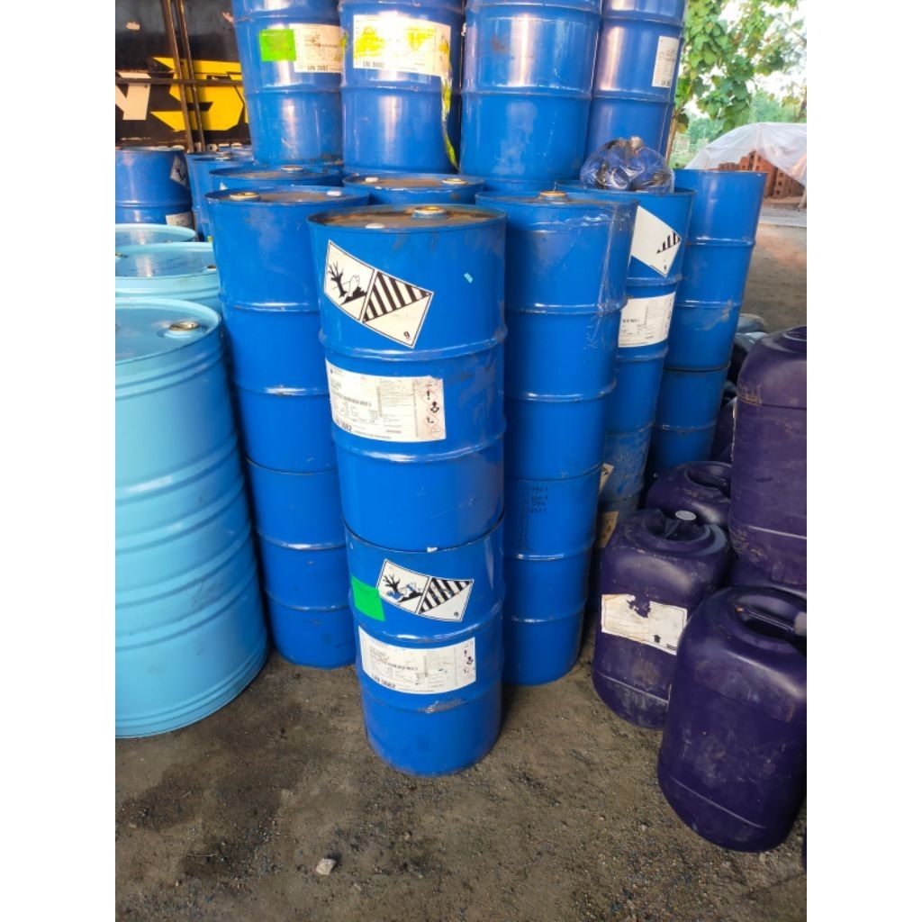 drum besi 50liter bekas parfum..sangat tebal mulus luar dalam siap pakai.untuk kulakan solar.bensin.