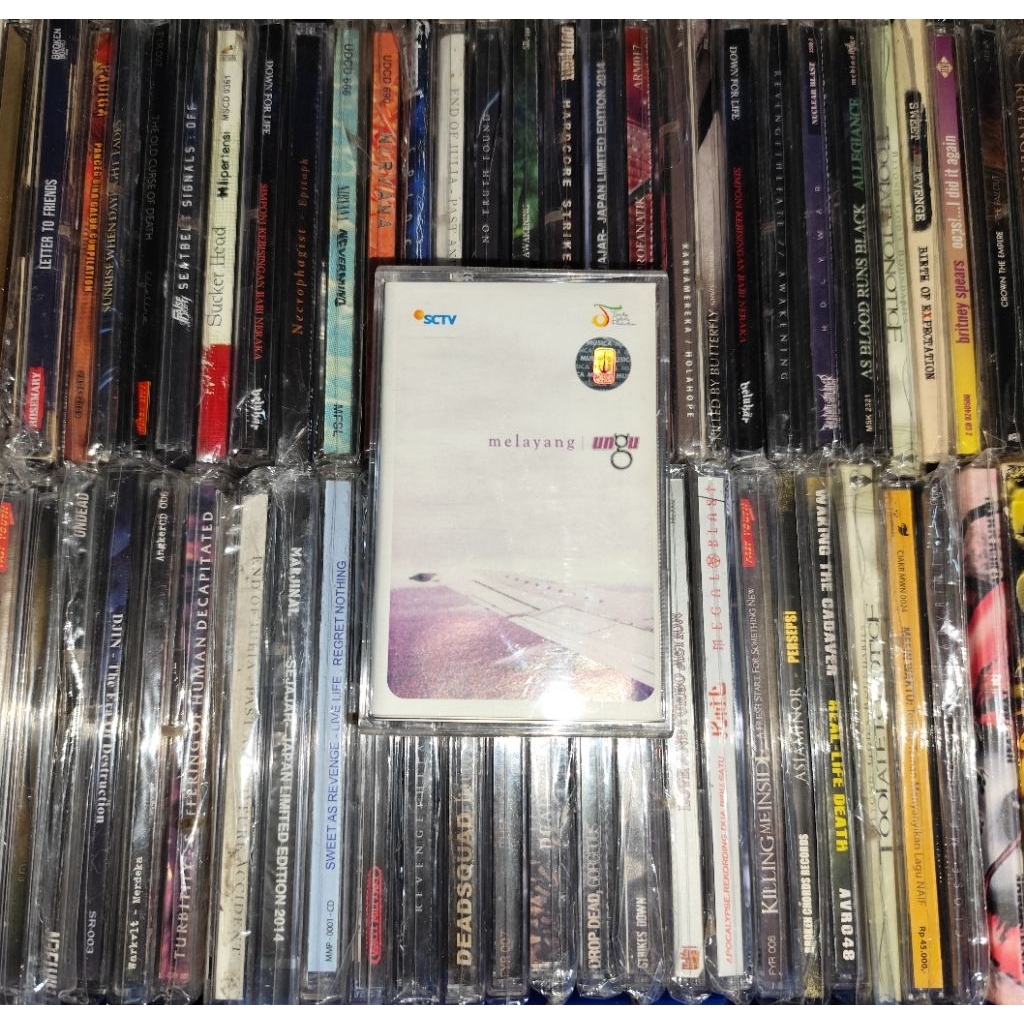 Kaset Ungu - Melayang
