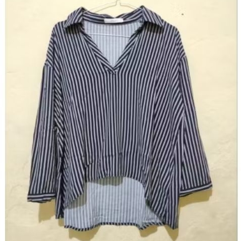 Blouse Salur Garis Garis Hitam Putih