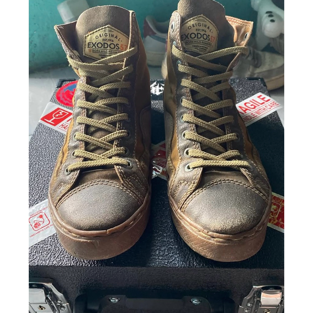Sepatu Exodos57