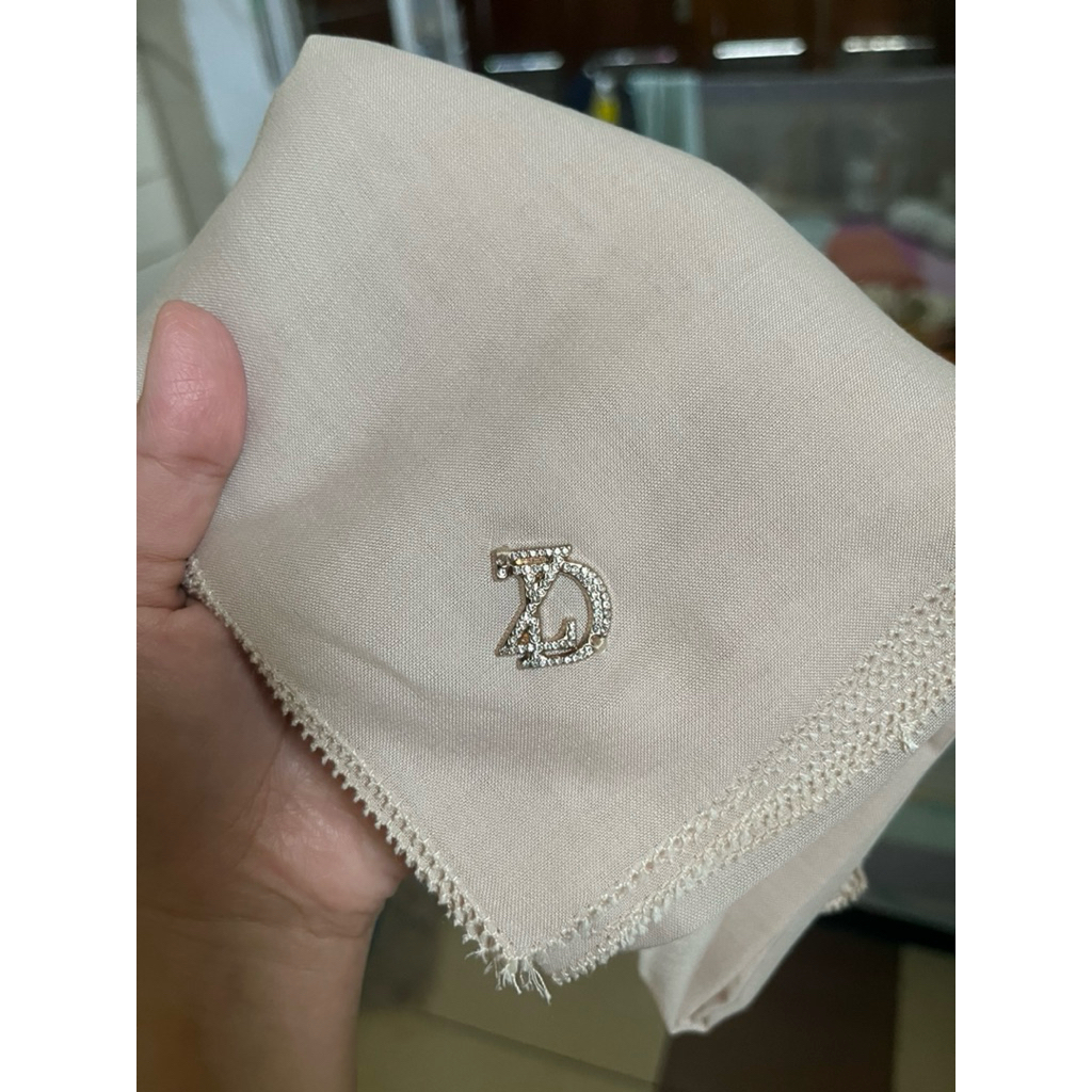 Preloved Zytadelia Day to Day Scarf Beige