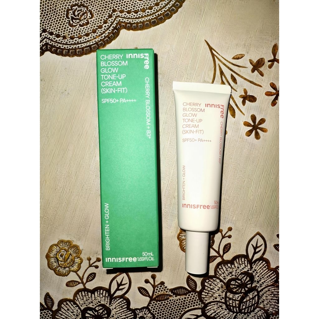 ORI # Preloved = Innisfree Jeju Cherry Blossom Skin Fit Tone Up Cream 50ml - Mencerahkan, Melembabka