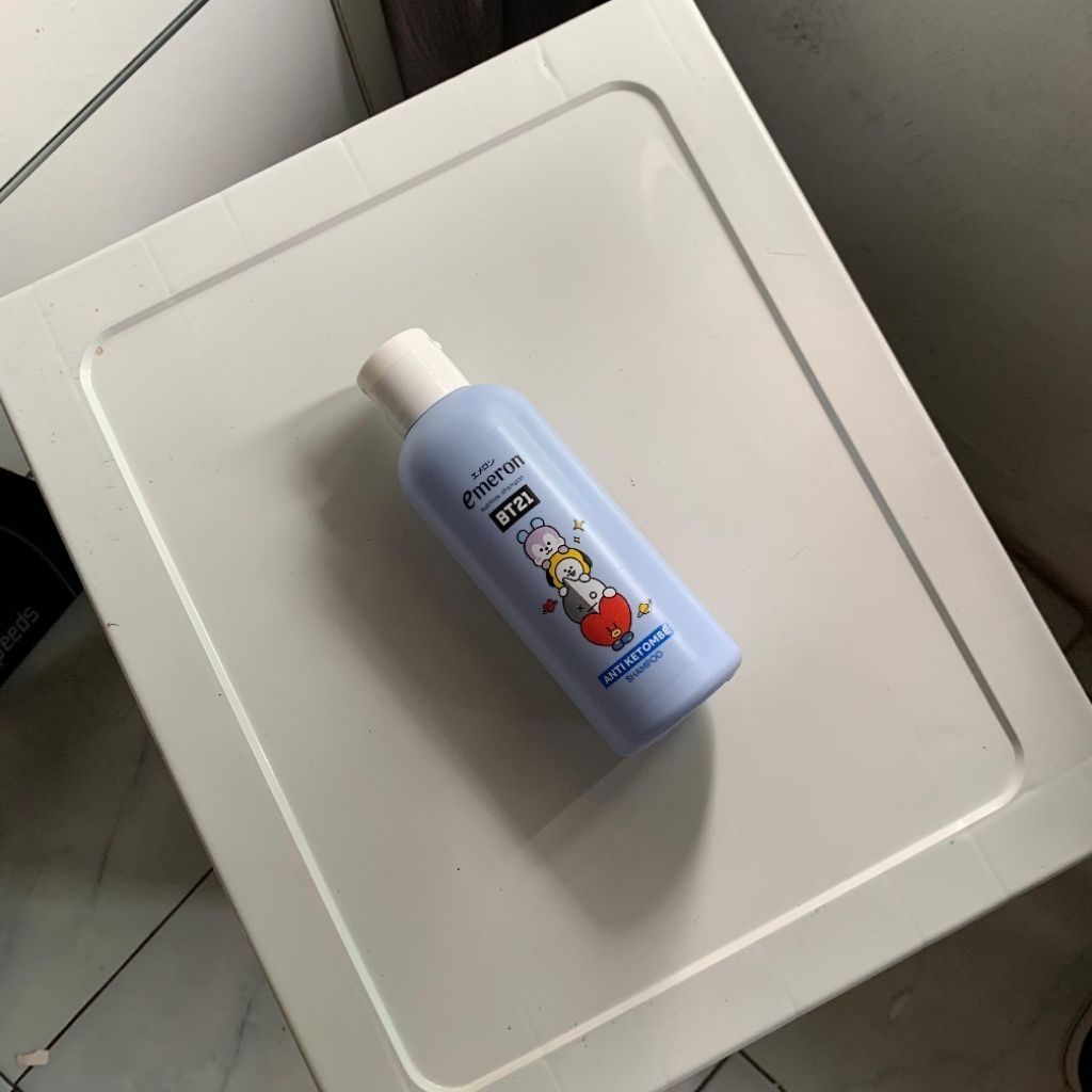 Emeron shampo BT21