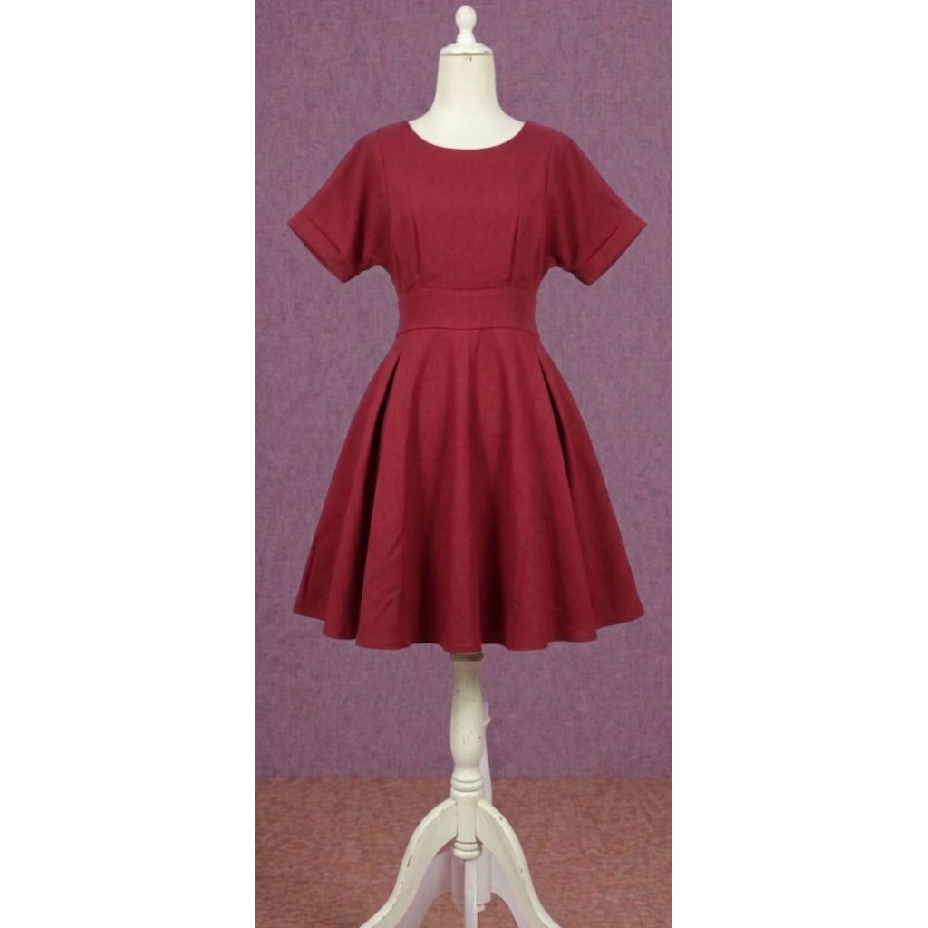 Dress merah elegan