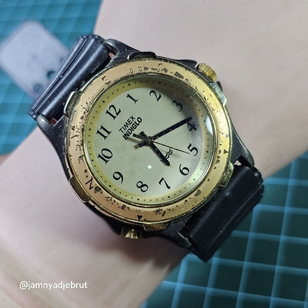 Jam Timex Indiglo T B3 Silver Gold Bekas