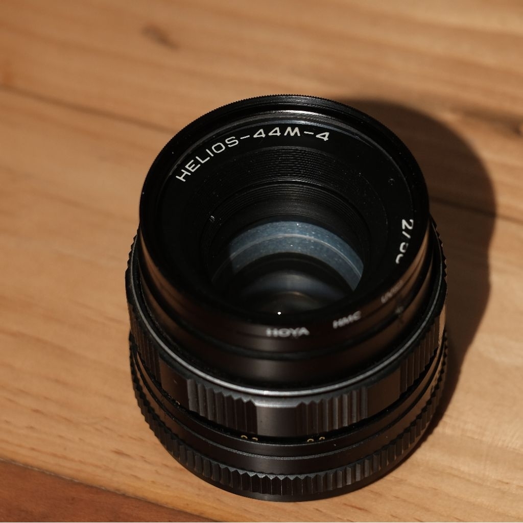 Lensa Manual Helios 44M-4 M42 Unique Bokeh