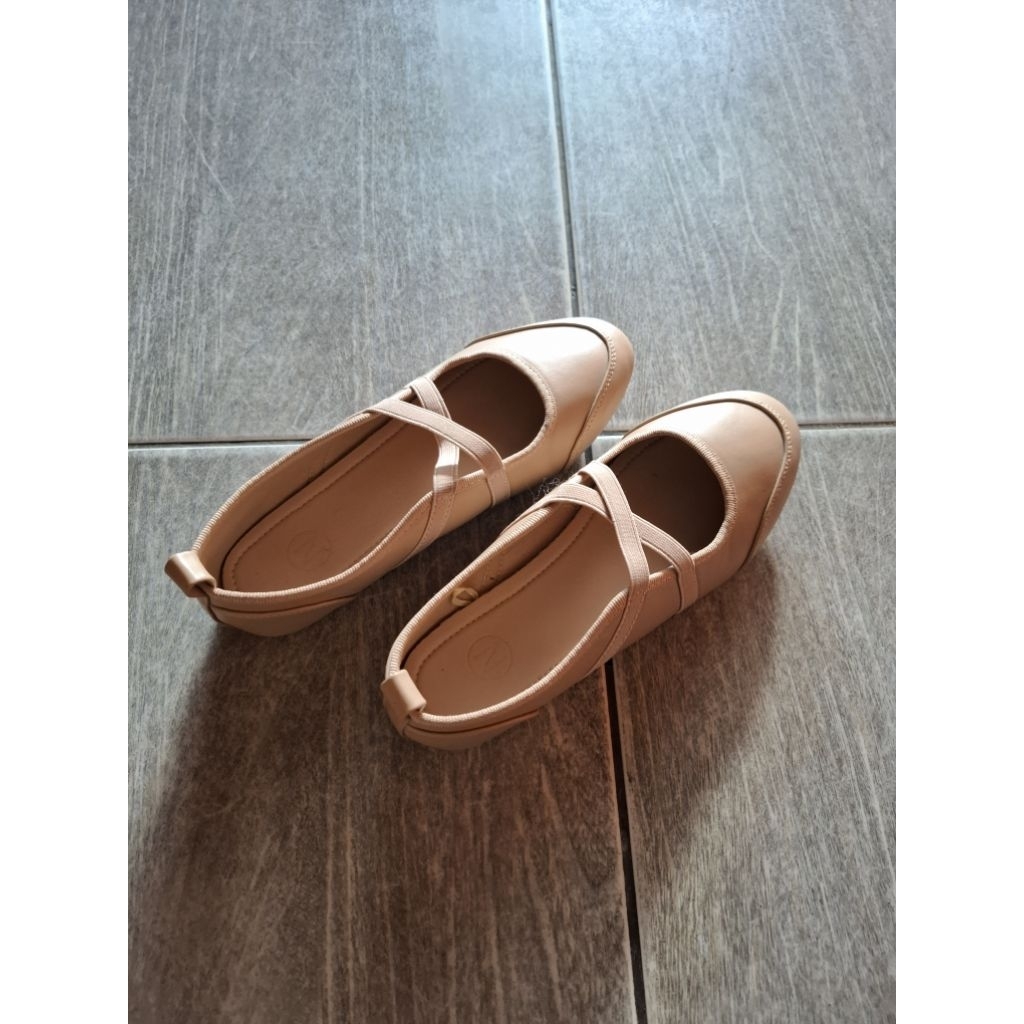 [preloved] sepatu/flatshoes nevada